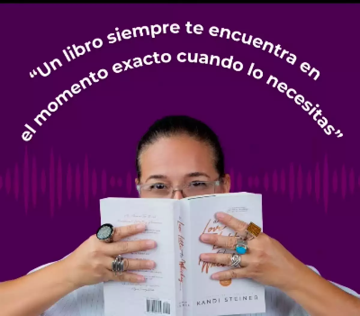 Adriana Muela presenta su podcast Libros y Café.png