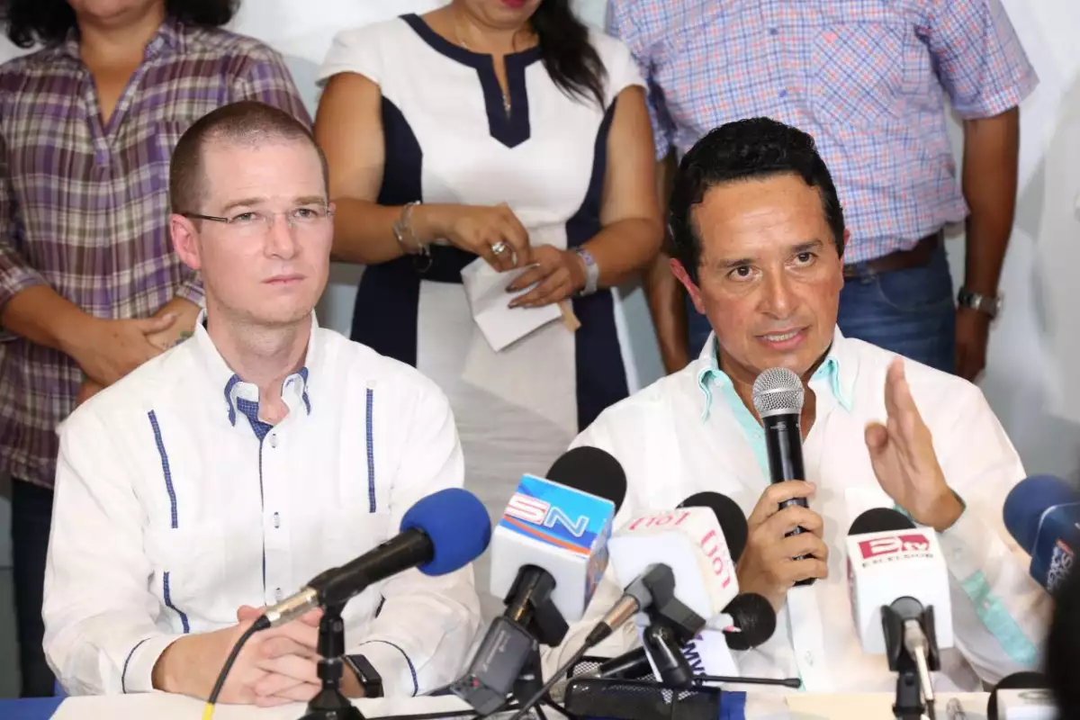 El presidente del PAN, Ricardo Anaya, acompañó al gobernador electo de Quintana Roo, Carlos Joaquín, durante un pronunciamiento contra la impunidad.