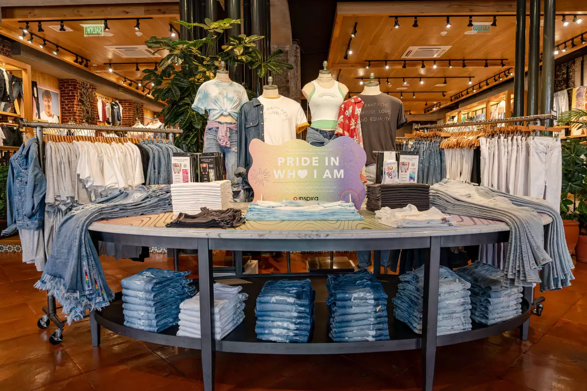 american eagle genderless zone