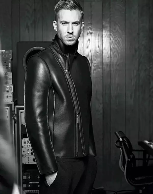 El dj reaparece en la nueva colección de Emporio Armani.