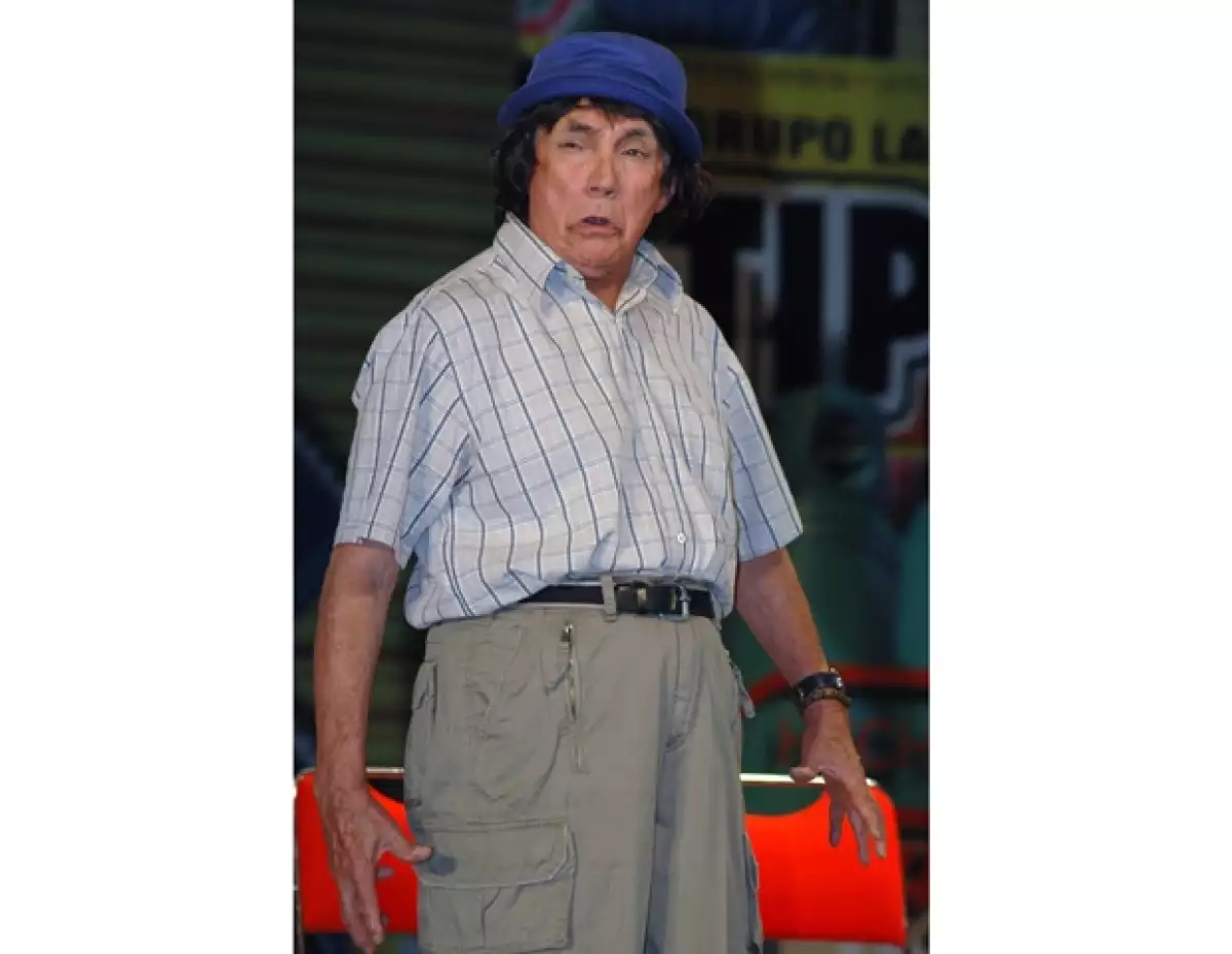 El actor estuvo también involucrado en campañas en favor de candidatos de la política mexicana.