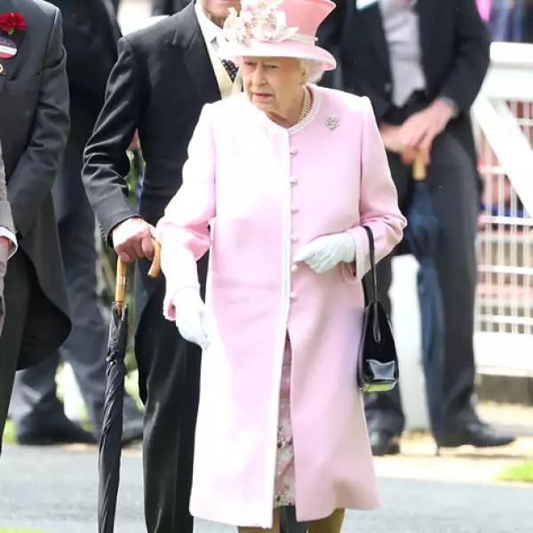 Tres caballos de la reina Isabel II compitieron en el segundo día de Royal Ascot.