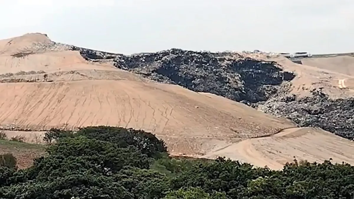 Se registró una explosión y un derrumbe en un basurero en Naucalpan