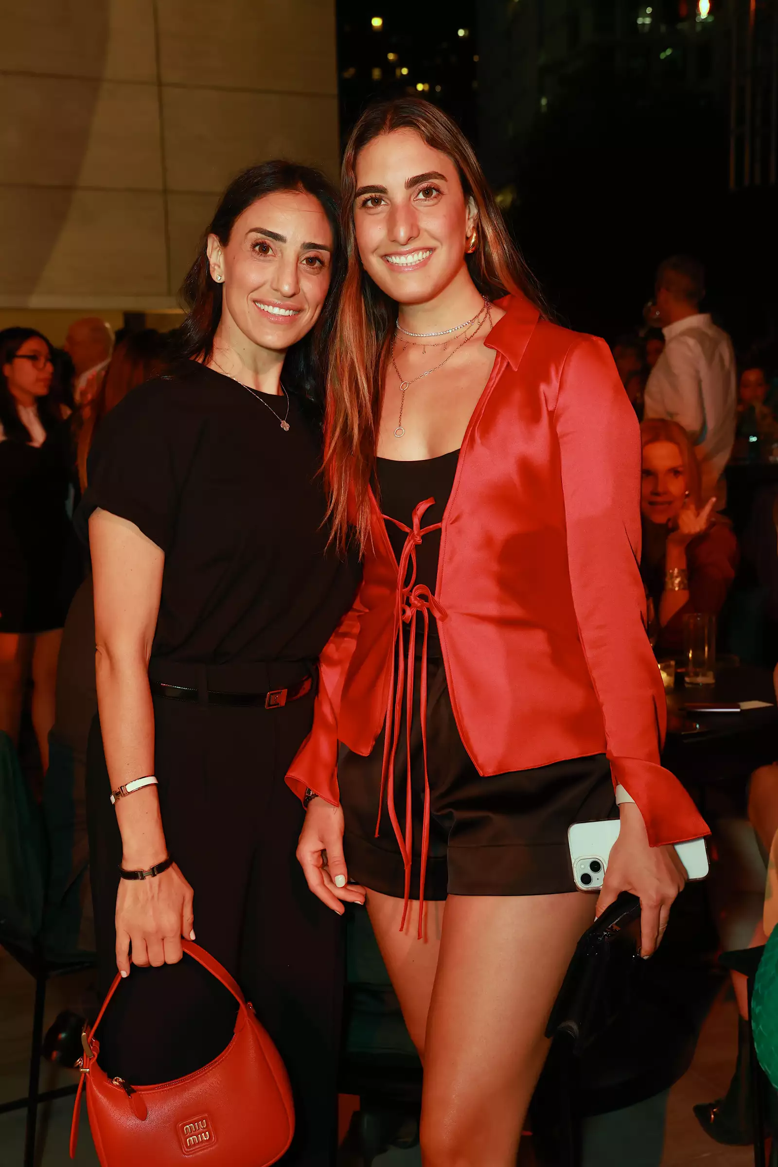 Silvia y Nathaly Saba 