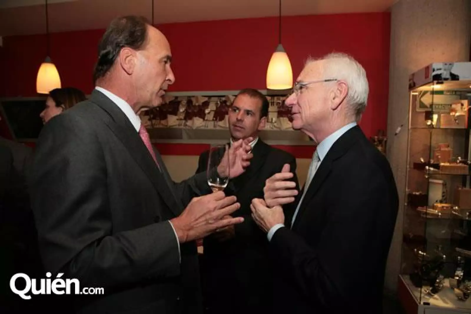 Charles Beard,Hector Caraza,Tom Latour