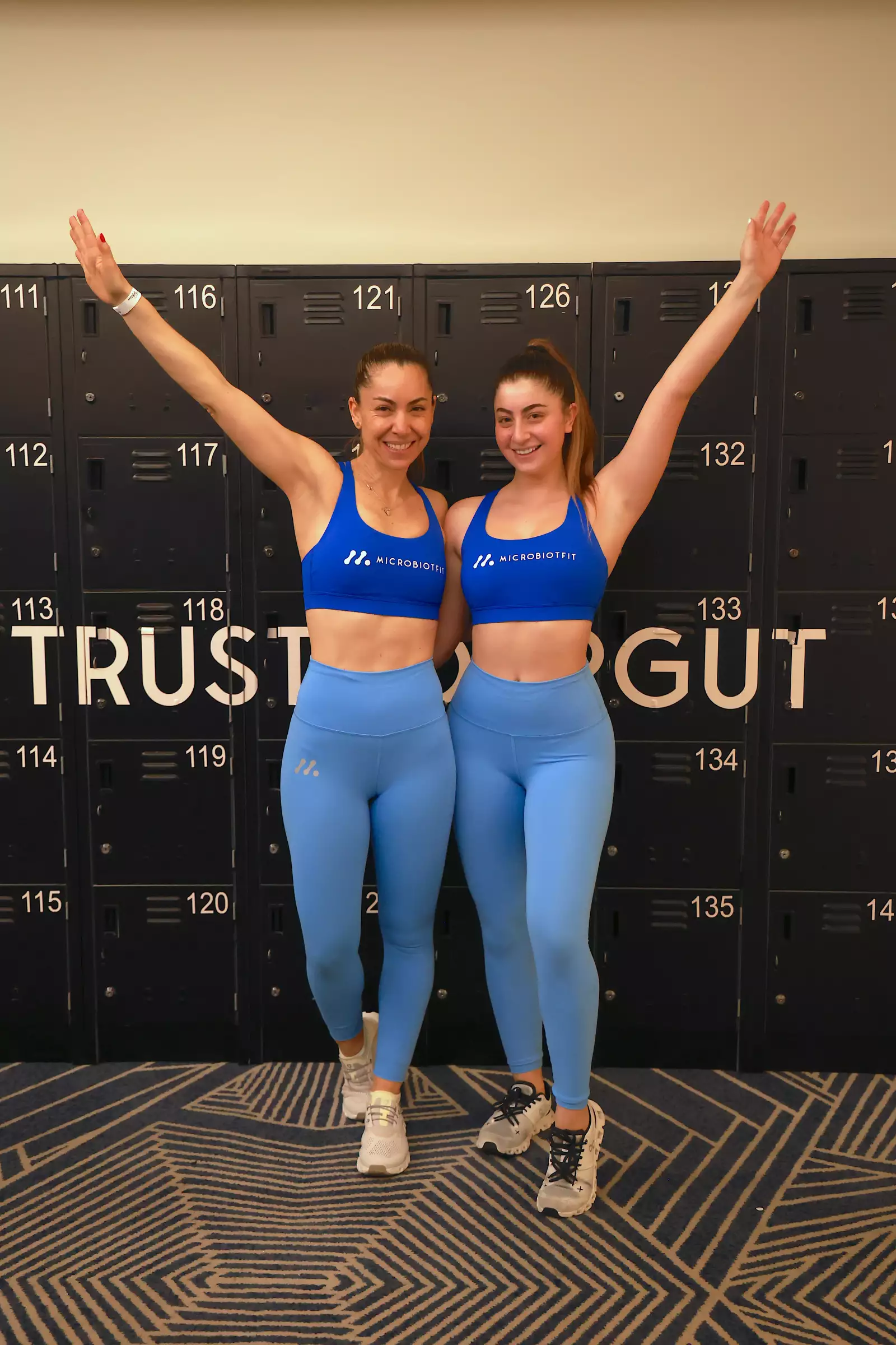 Rebeca y Mary Sutton