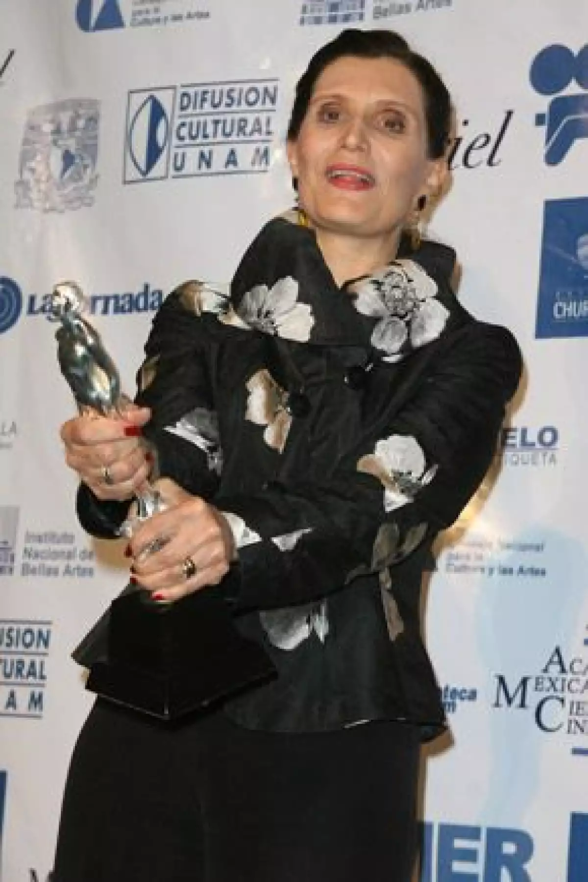 La escritora considera que el actor fue la figura principal en la realización de la historia en la cinta `Arráncame la Vida´, por la que el mexicano no fue nominado.