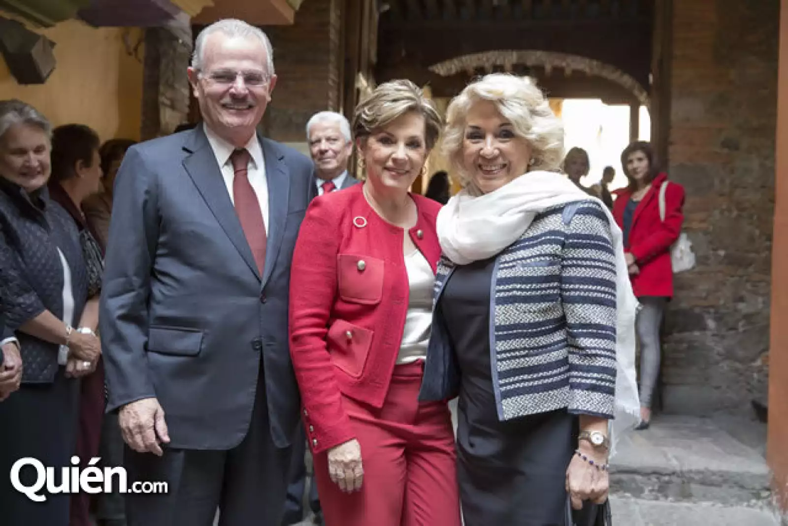 Francisco y Blanca Labastida con María Teresa Uriarte