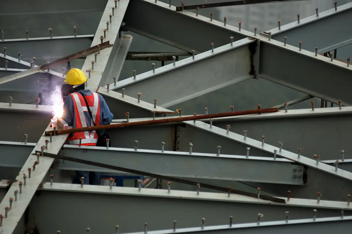¿Cómo impactarán los aranceles al acero y aluminio a la industria de construcción?