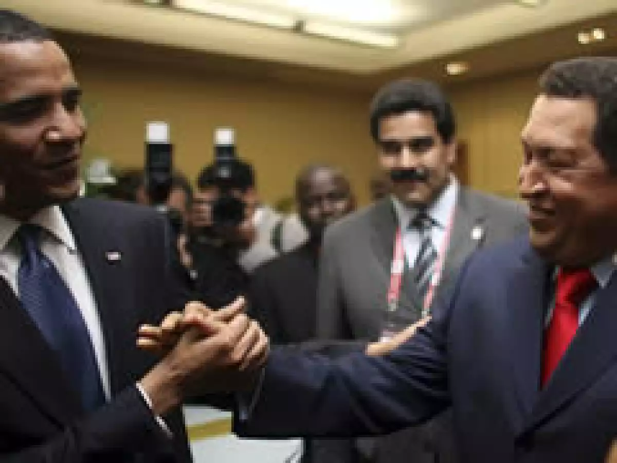 Chávez (d) le dijo a Obama que quería ser su amigo. (Foto: Reuters)