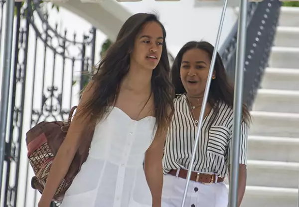 Malia y Sasha encantaron con su estilo de viaje.