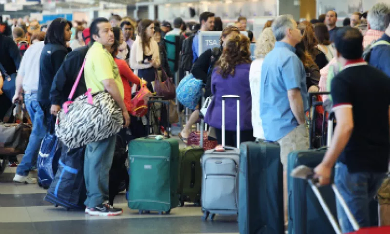 Siempre busca aeropuertos alternativos, suelen ser menos concurridos y más baratos. (Foto: Getty Images/ Archivo)