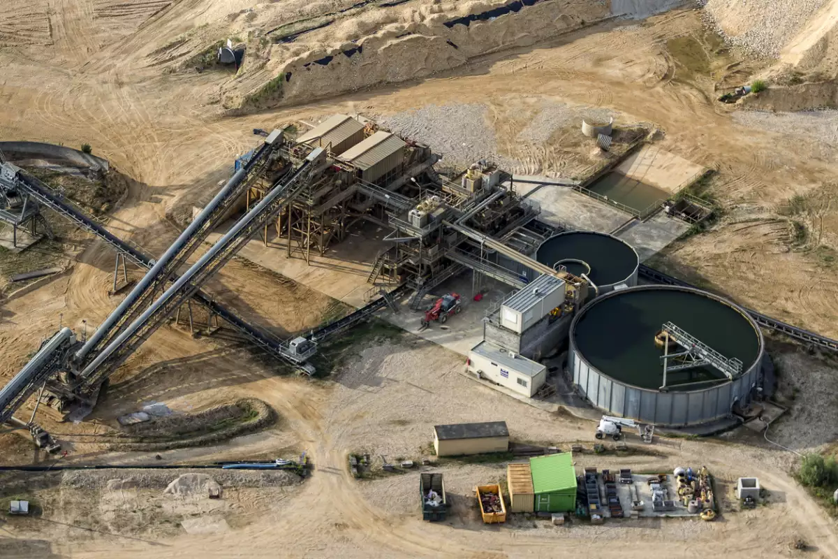 Acciones mineras mexicanas caen tras aranceles de Trump al acero y aluminio