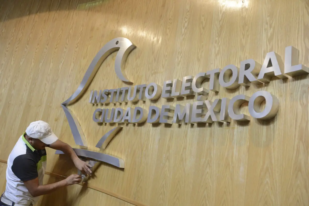 Morena busca eliminar cinco áreas del Instituto Electoral de la Ciudad de México