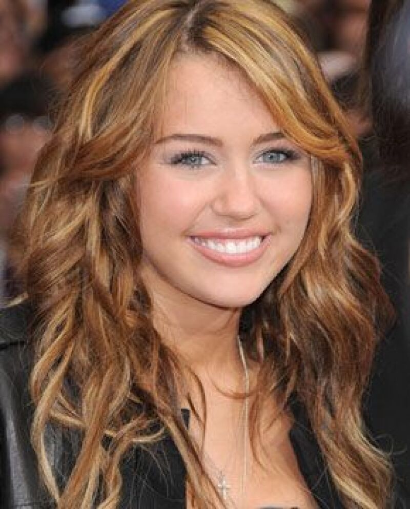 La película de la famosa serie de televisión `Hannah Montana´, en la que actúa Miley Cyrus arrasó la venta de boletos y ocupó el primer lugar en su semana de estreno en Estados Unidos.