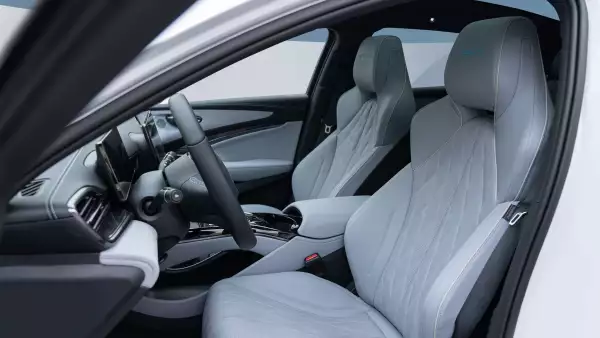 BYD Seal primera fila.jpg