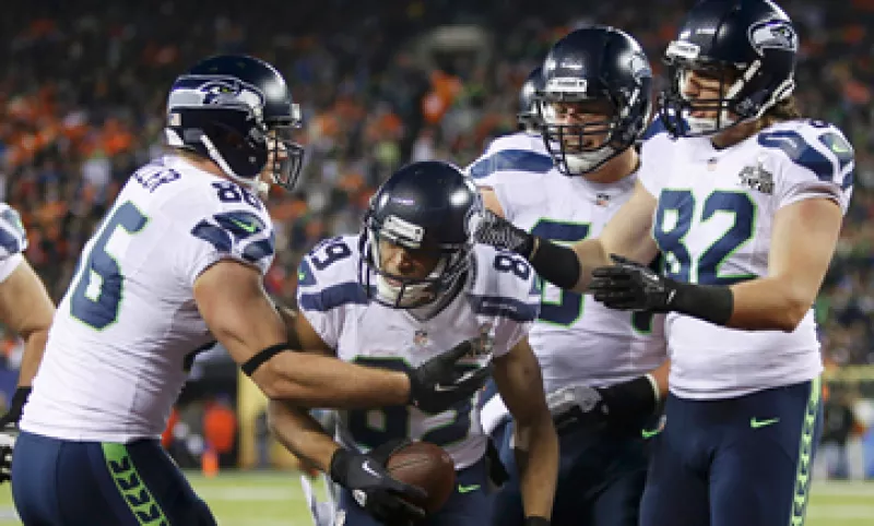 Durante los últimos 5 minutos la audiencia bajó 5% ante la inminente victoria de los Halcones Marinos. (Foto: Reuters)