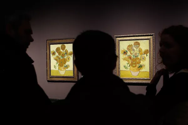 Two Versions Of Vincent Van Gogh's Sunflower Paintings Reunited The National Gallery