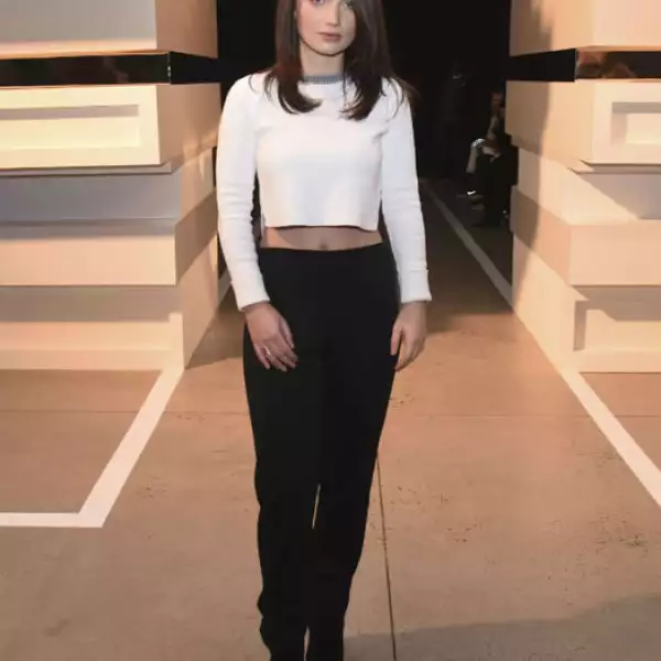 La hija del cantante Bono, Eve Hewson, en poco tiempo ha adquirido fama por su gran belleza.