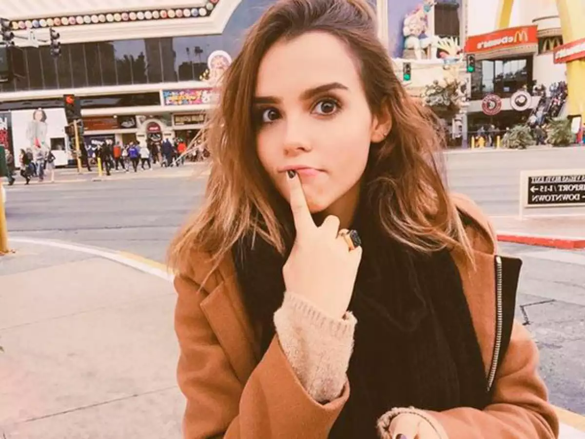 Por descuido, la estrella de Youtube reveló su número teléfonico y se vio obligada a cambiarlo. Aquí la historia.