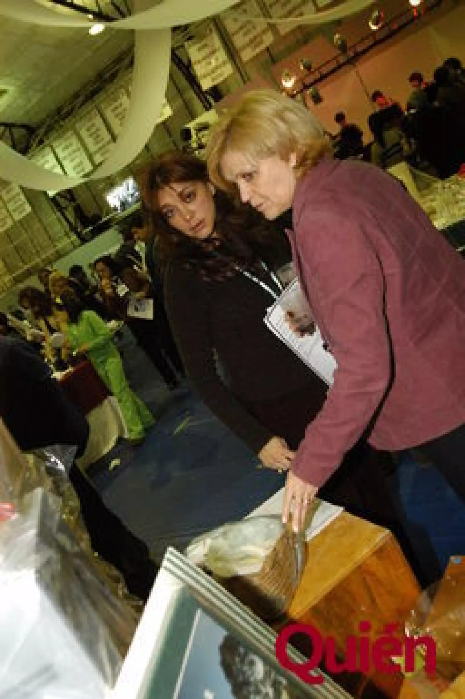 Claudia Webber, Isabel Martínez