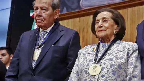 Muñoz Ledo e Ifigenia Martínez presentan decálogo Movimiento por la República
