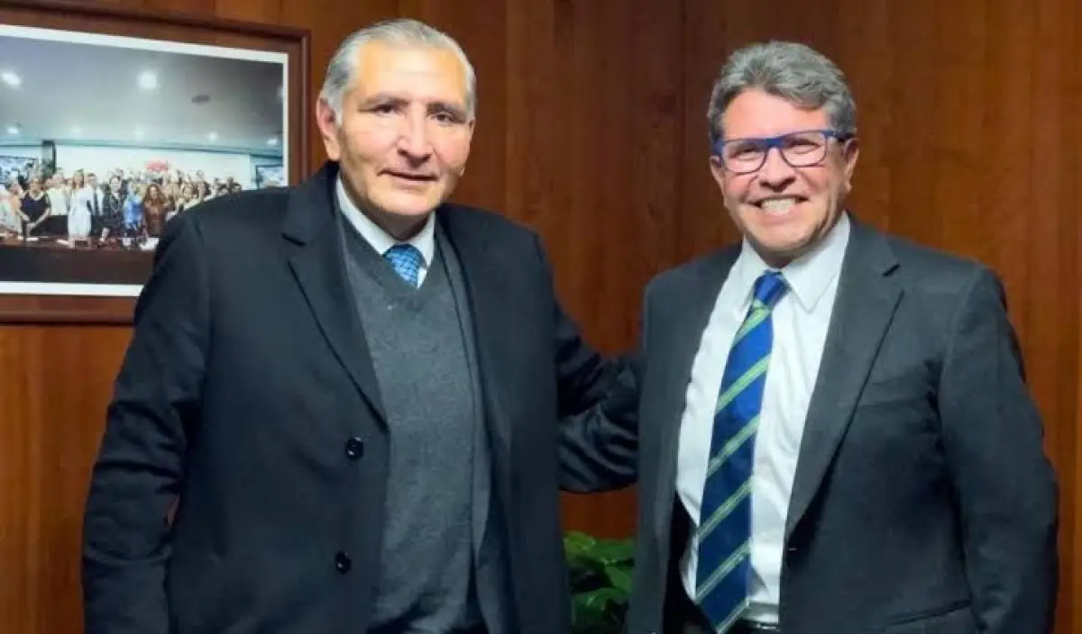 Adán Augusto, secretario de Gobernación y Ricardo Monreal, coordinador del grupo parlamentario de Morena durante reunión en el Senado de la República.