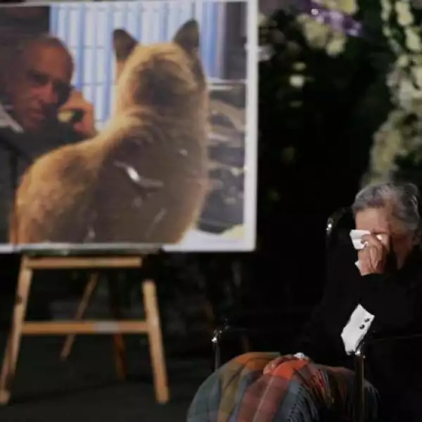 Hasta hoy, 20 de junio, el cuerpo de Monsiváis permaneció ahí para posteriormente ser trasladado a Bellas Artes, donde recibirá un homenaje póstumo.