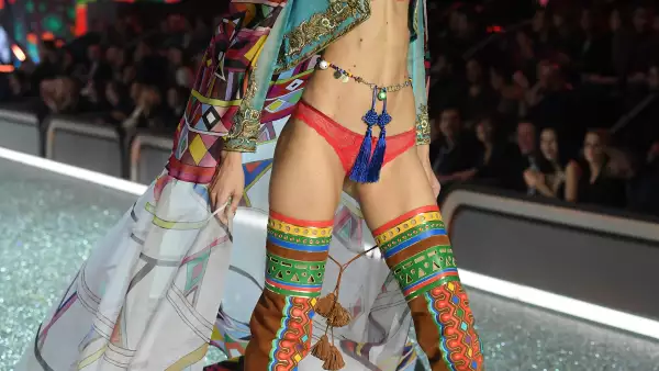 Los looks del Victoria's Secret Fashion Show París
