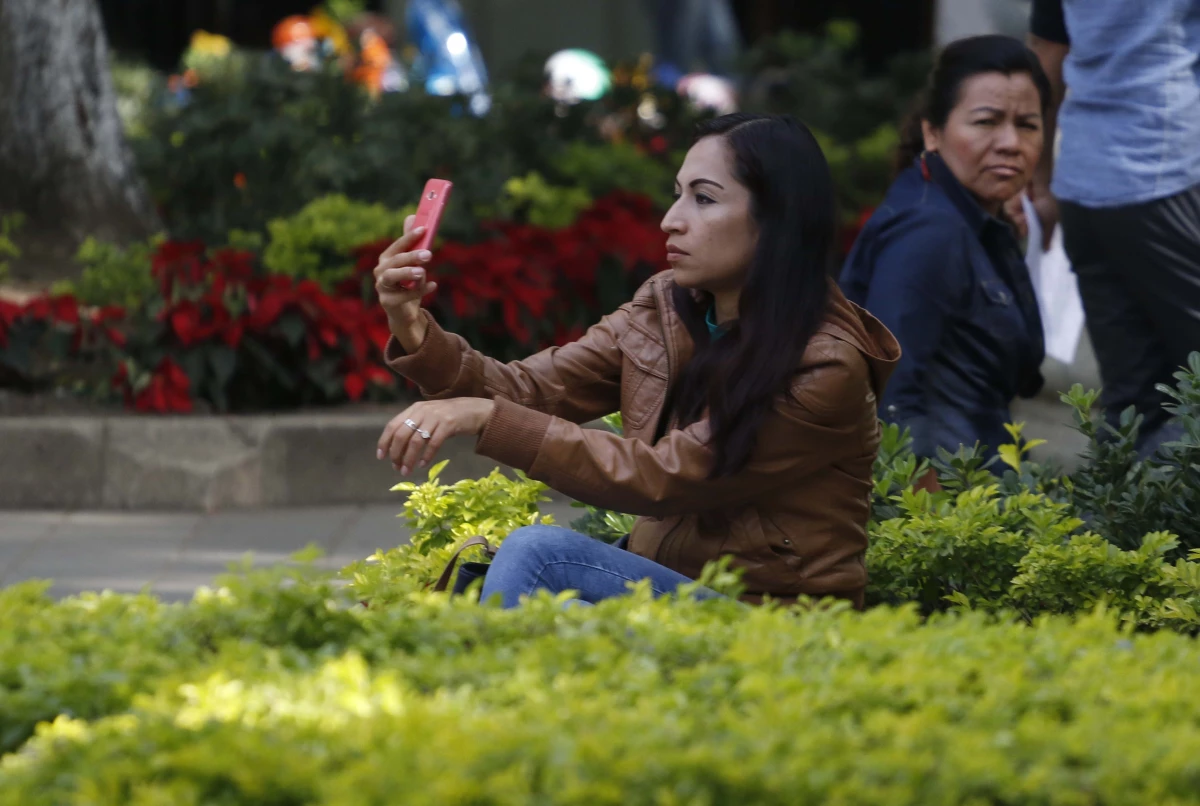Banca al alcance, con una selfie