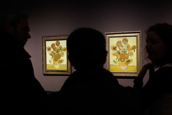 Two Versions Of Vincent Van Gogh's Sunflower Paintings Reunited The National Gallery