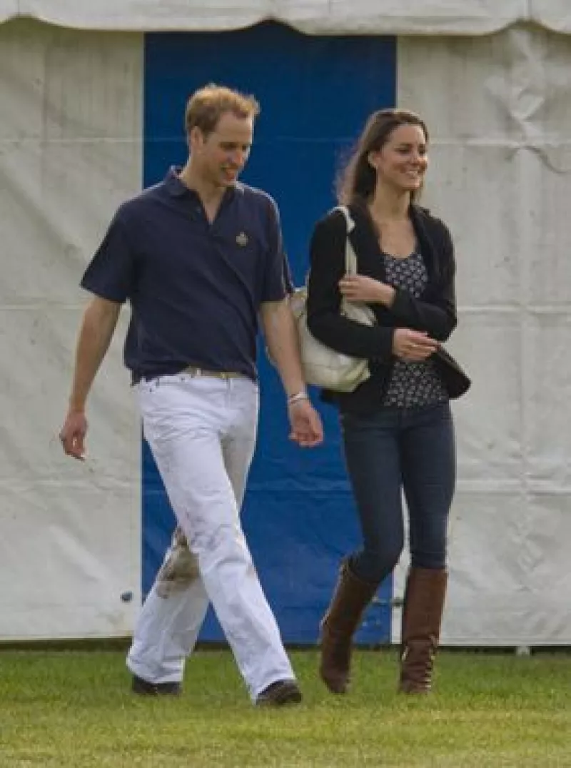 La pareja real apareció nuevamente en público, en el Club de Polo de Coworth Park, luego de permanecer alejados de la prensa durante cinco meses.