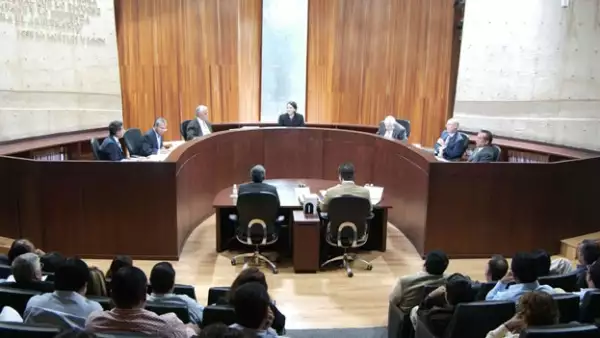 Magistrados electorales en sesión