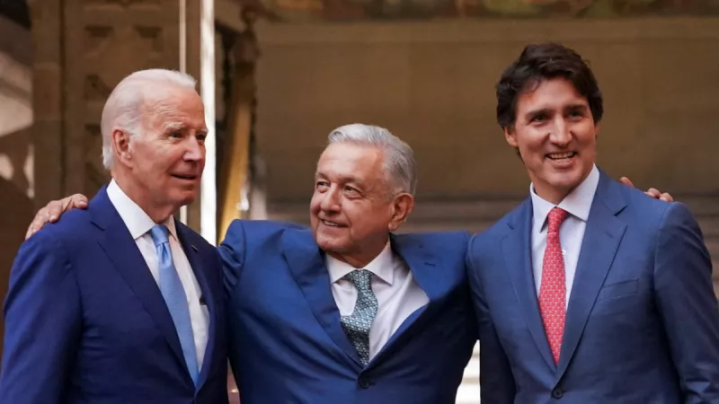 Joe Biden, Andrés Manuel López Obrador y Justin Trudeau tras la conferencia de prensa tras la celebración de la décima Cumbre de Líderes de América del Norte.