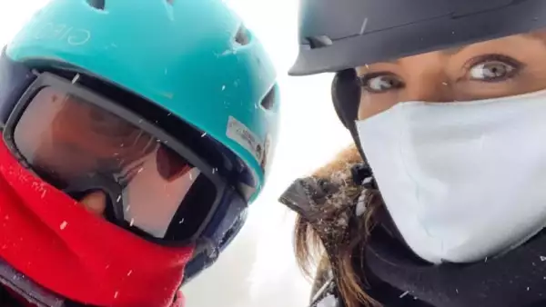 Silvia Navarro y su hijo León