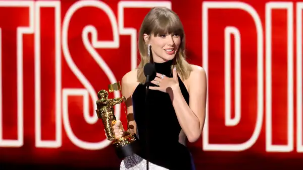 Taylor Swift se convierte en la artista más galardonada de los MTV VMAs