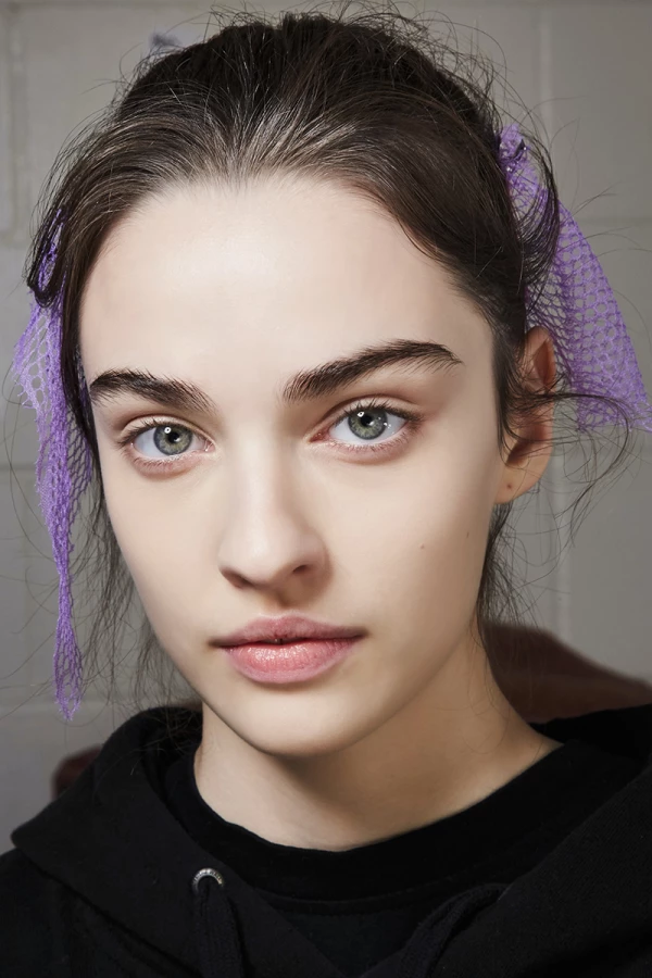 crema hidratante-marc jacobs-youthquake-modelo-piel-complexión-1.jpg