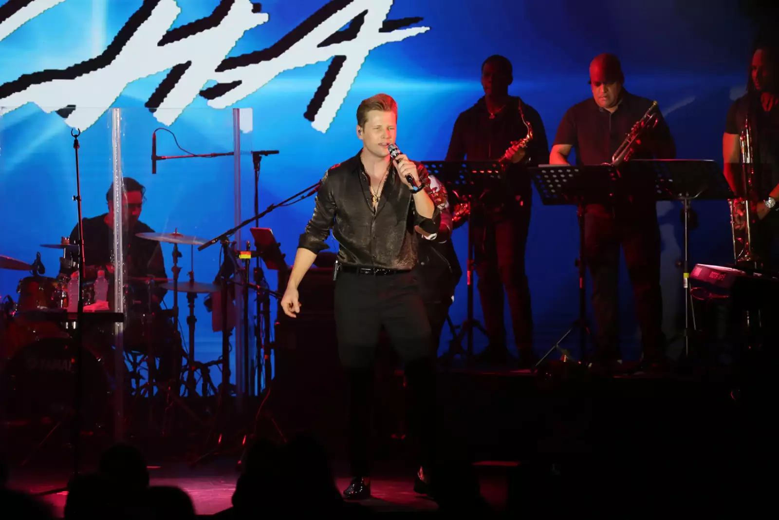 Concierto de Alexander Acha en favor de Hombre- Naturaleza