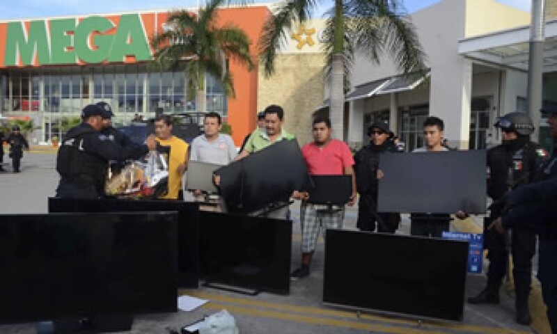 Cinco personas fueron detenidas por el saqueo. (Foto: Cuartoscuro )