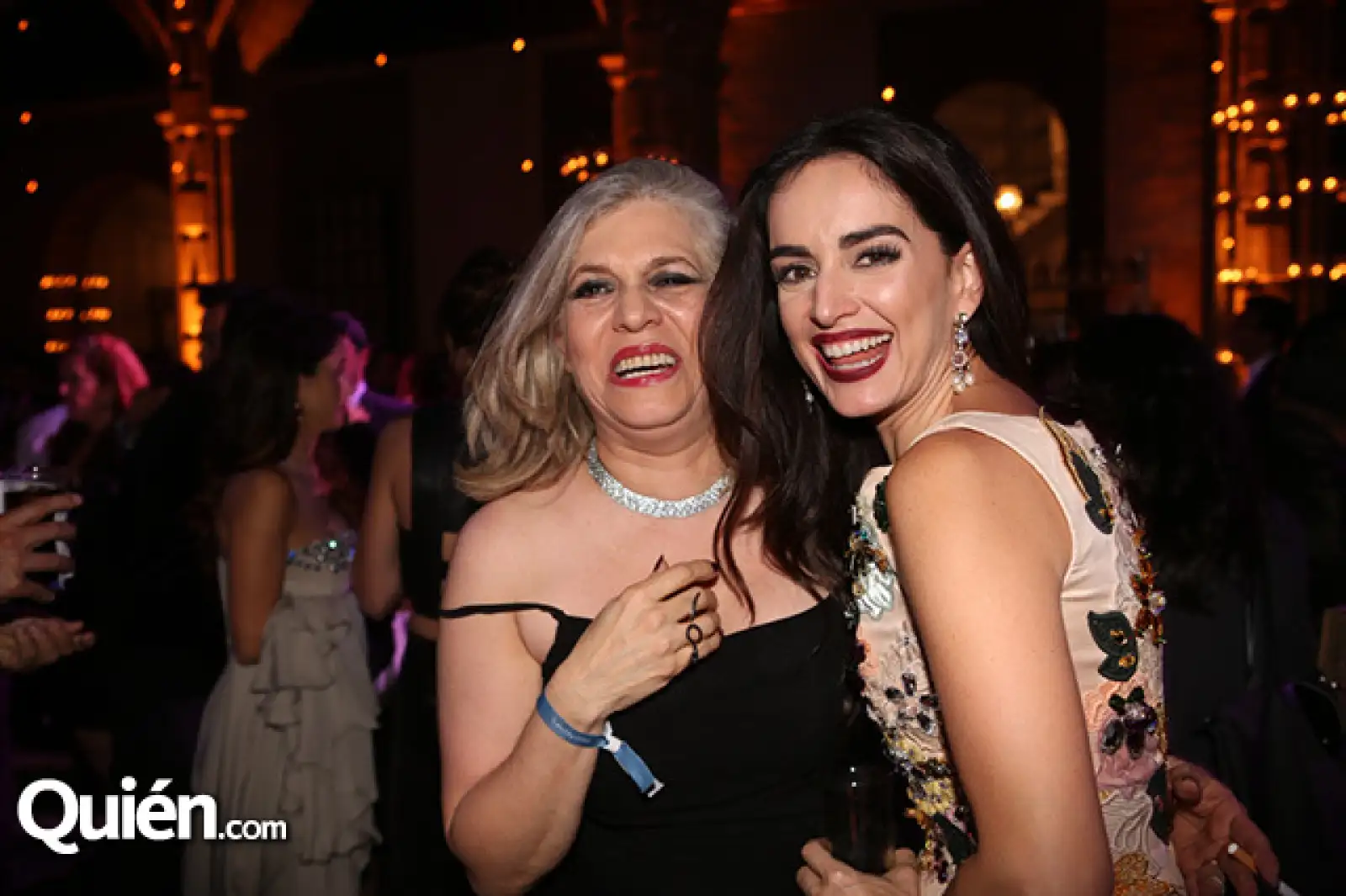 Ana Cecilia Urquiza y Ana de la Reguera