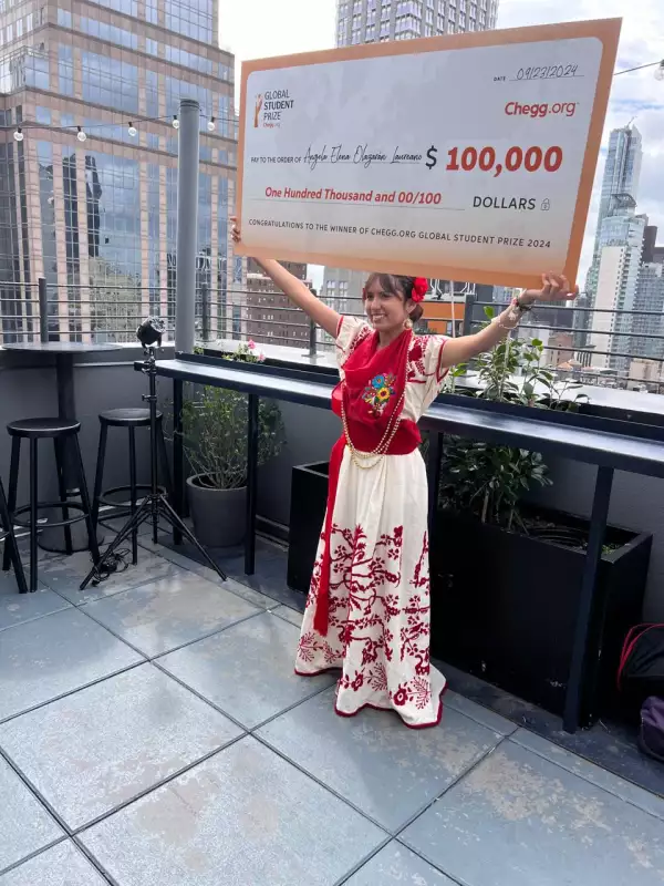 angela-olazaran-mejor-estudiante-conalep.jpeg