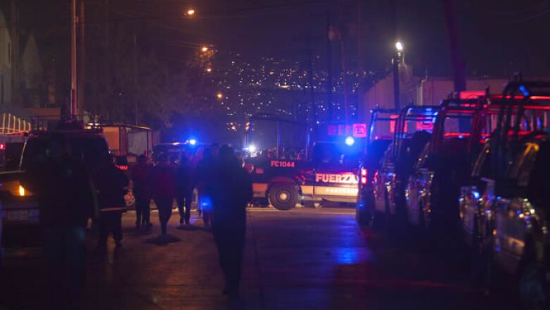 La avenida principal que atraviesa por el penal fue cerrada, para evitar que los familiares provoquen bloqueos a la circulación.