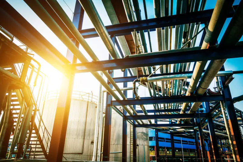 planta tuberia petroleo refineria