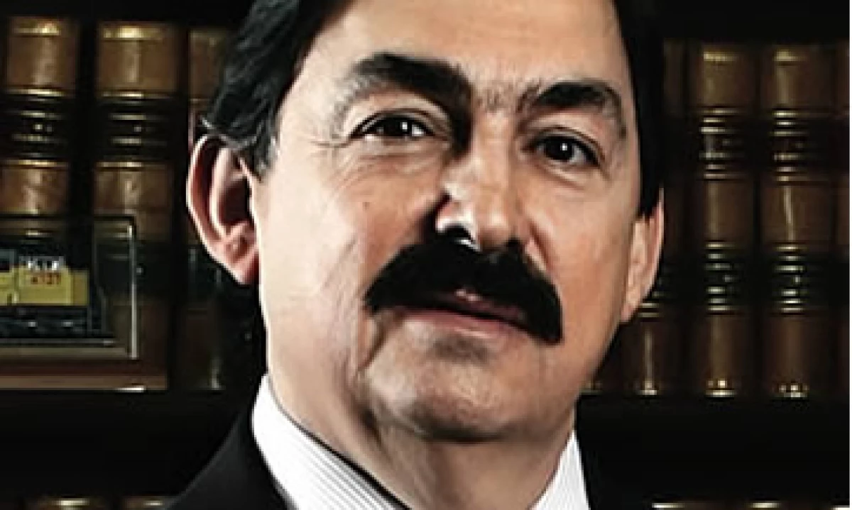 Napoleón Gómez Urrutia acusó al presidente Felipe Calderón de mantener una cruzada ilegal contra el movimiento sindical mexicano. (Foto: Archivo)