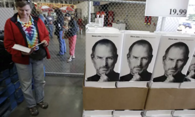 El autor de la biografía de Jobs cuenta que lo que más le sorprendió fue la intensidad de sus emociones. (Foto: AP)