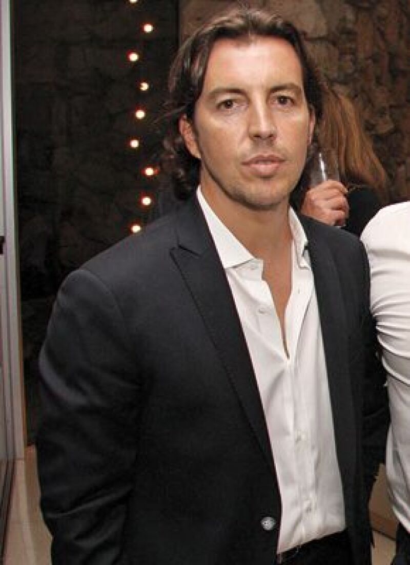 Desde hace 10 años es representante de Luis Miguel pero se conocen desde que eran niños. De origen español, este hombre de 39 años es la persona en la que más confía el Sol.