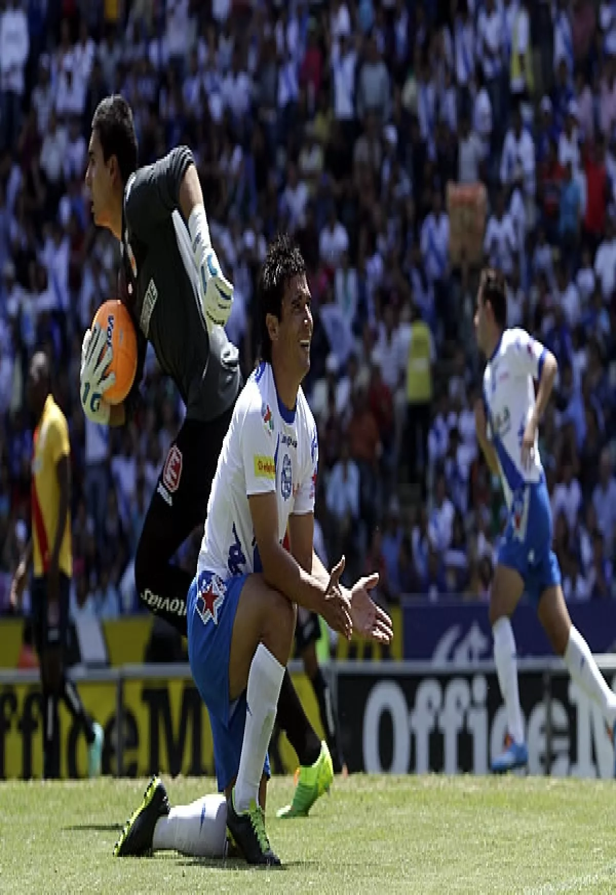 Los Duques eligieron este conjunto en blanco a su llegada a Sidney.