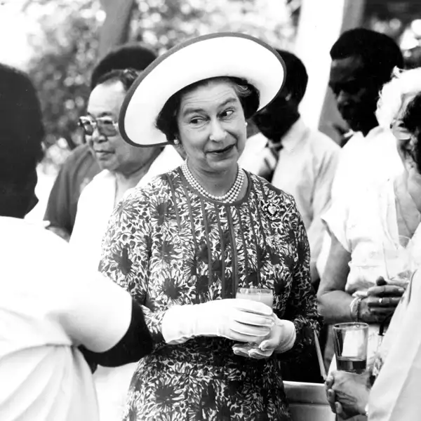QUEEN ELIZABETH II IN THE SOLOMON ISLANDS - 1982