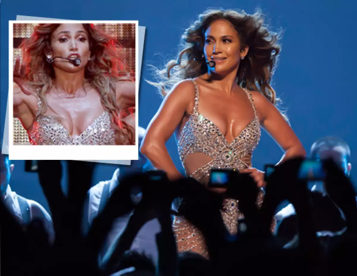 El destape ocurrió en un concierto en Italia: Un mal movimiento de baile provocó que dejara al descubierto uno de sus pezones.