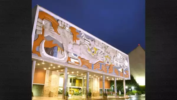 Elementos del ejército se enfrentaron esta madrugada a balazos con un grupo de personas armadas
en las inmediaciones del campus de Monterrey, con saldo de dos delincuentes muertos.